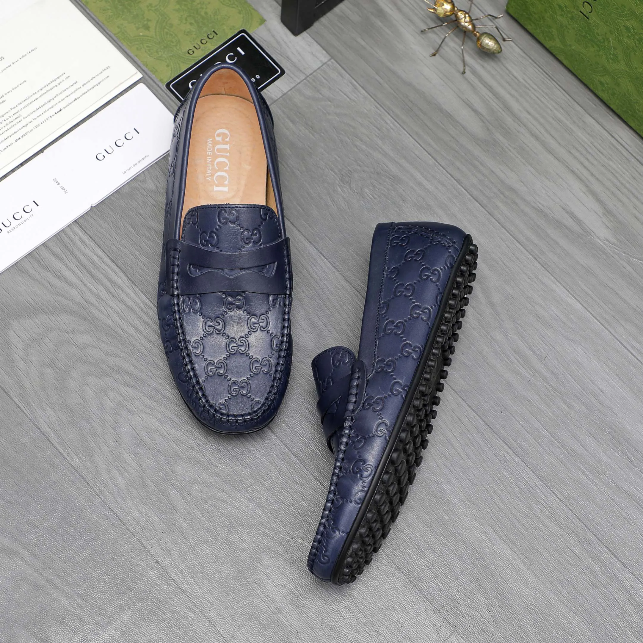 Men's shoes 💰380 Product trademark: GUCCI "Gucci" casual slip-on beanie shoes Regular size: 38-45 (45 is custom-made and non-returnable) Product materials: Selected high-quality embossed cowhide upper, pigskin lining, beanie outsole